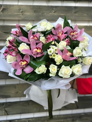 Букет цветов из: Розы и Хризантемы в Коммунаре Ставропольского края