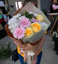 Букет цветов из:  Герберы, Розы и Хризантемы в Коммунаре Ставропольского края